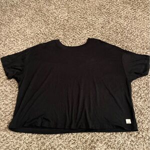 Vuori Oversized Crop Top